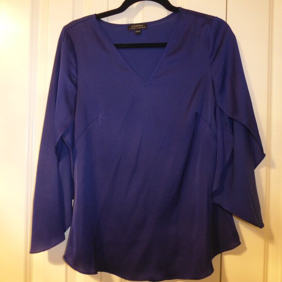 LE CHATEAU blue violet satin v-neck flutter sleeve top - Picture 10 of 10
